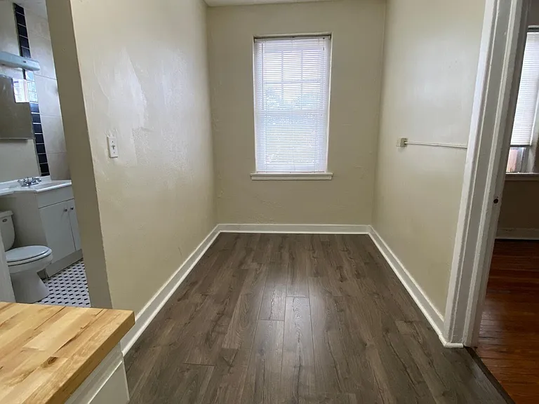 523 24th St #8 — Photo 7