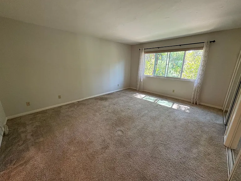 99 Castillian Ave — Photo 16