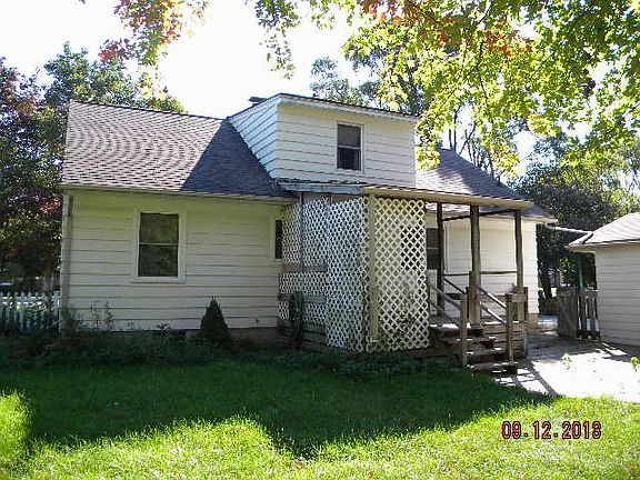 2nd image of 2435 Linda St
