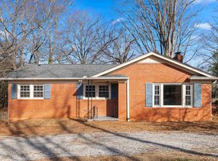 1 Alpine Dr, Taylors, SC 29687