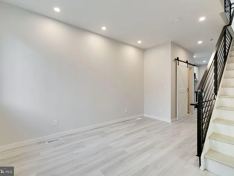 614 Hoffman St — Photo 5
