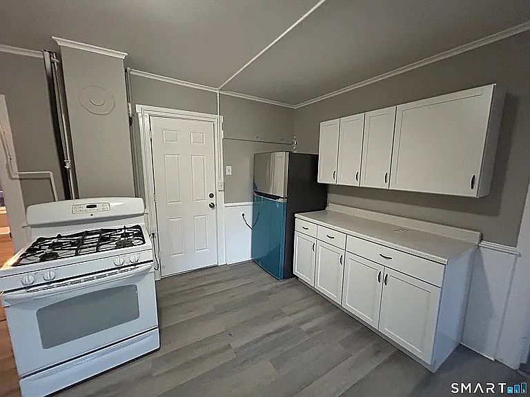 1st image of 112 High St