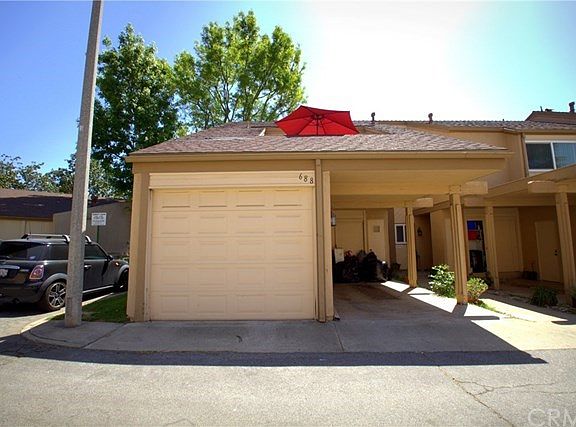 3rd image of 688 Parkwood Ln