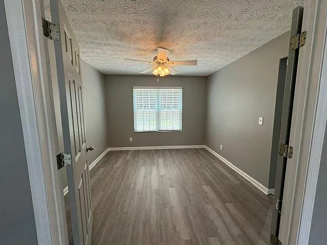 3 bed, 2.5 bath, 1772 sqft, $2,400 — Photo 4