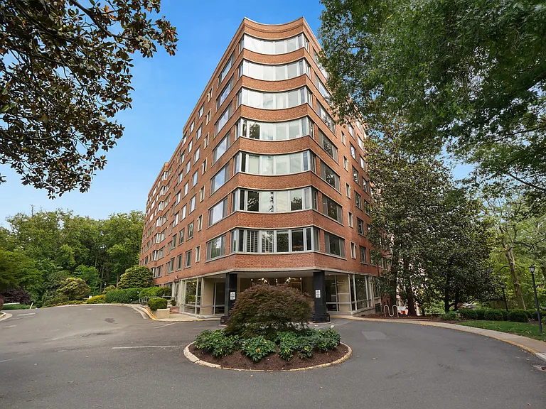 4200 Cathedral Ave NW #614 — Photo 8