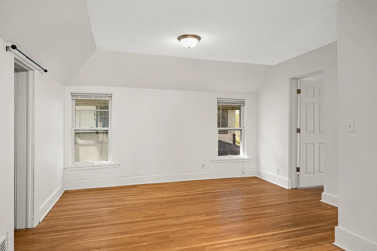 Building Photo - 3217 Dupont Ave S #2