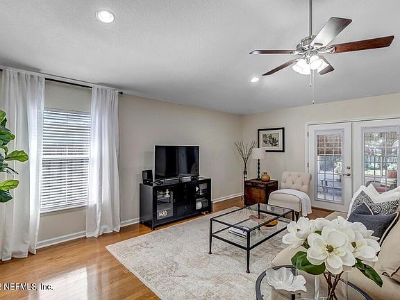 4th image of 1787 Ferncreek Dr