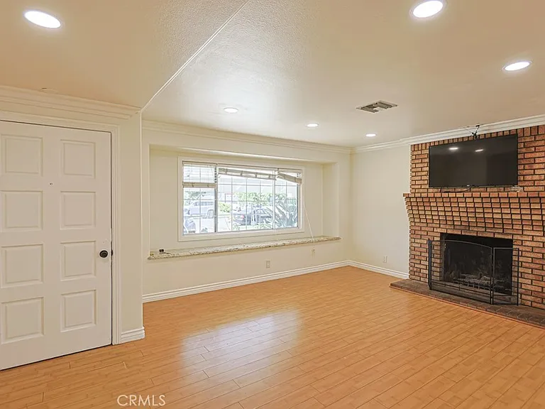 11851 Wisteria Ave — Photo 6