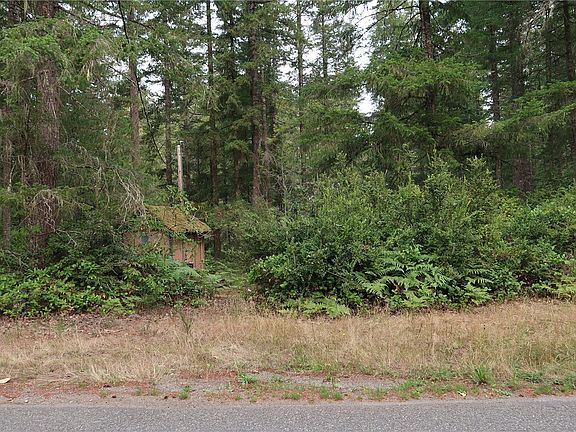 4th image of 501 NE Collins  Lake DR.