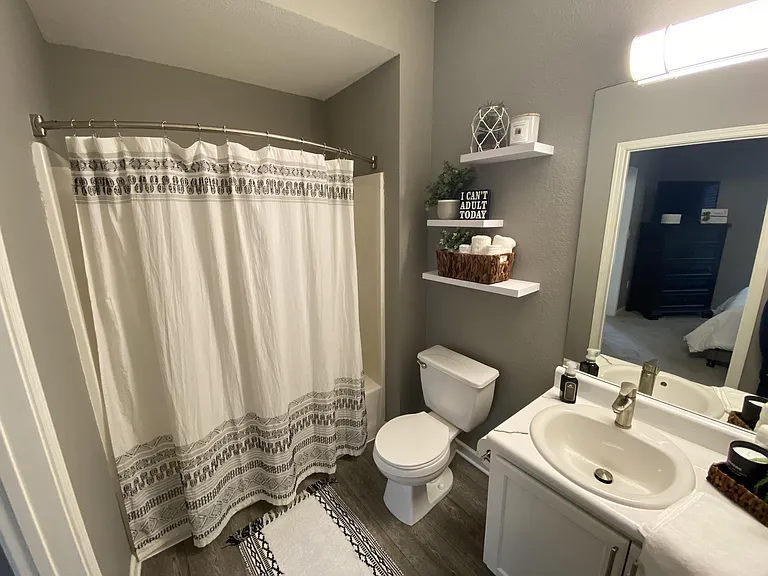 Harbin Pointe Apartment Homes — Photo 9