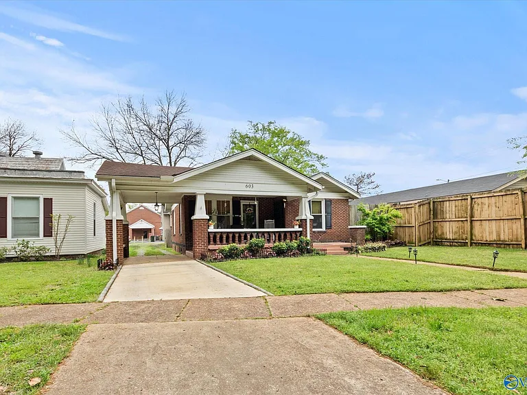603 Prospect Dr SE — Photo 2
