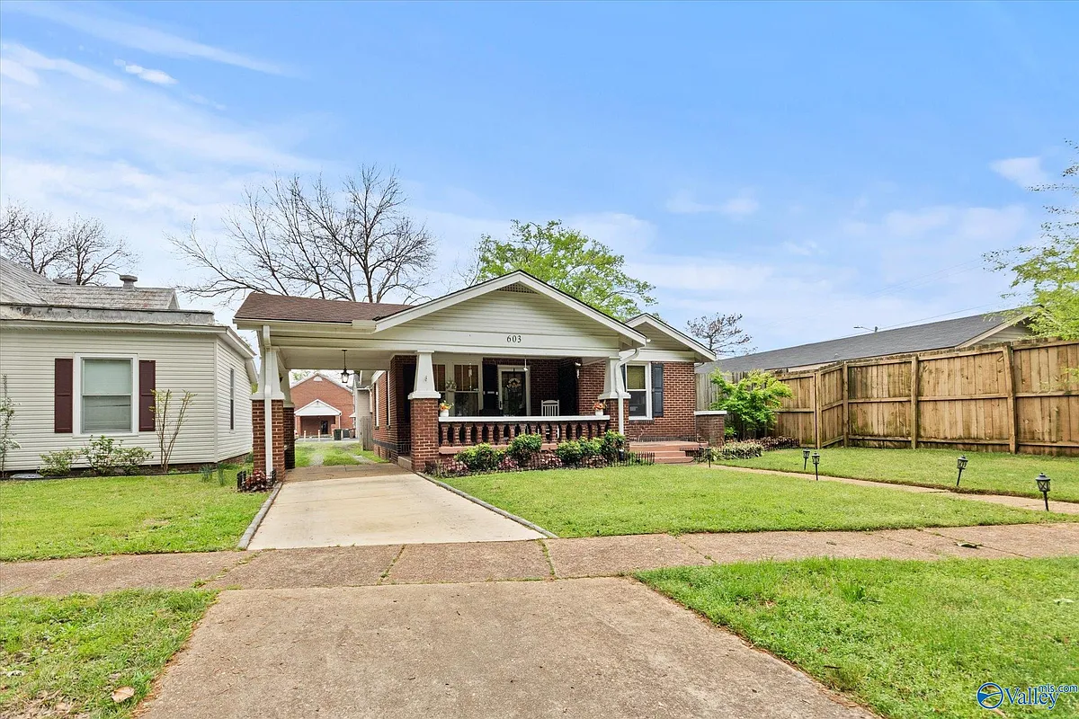 Building Photo - 603 Prospect Dr SE