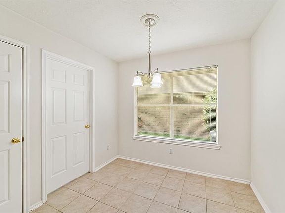 5th image of 54 S Wynnoak Cir
