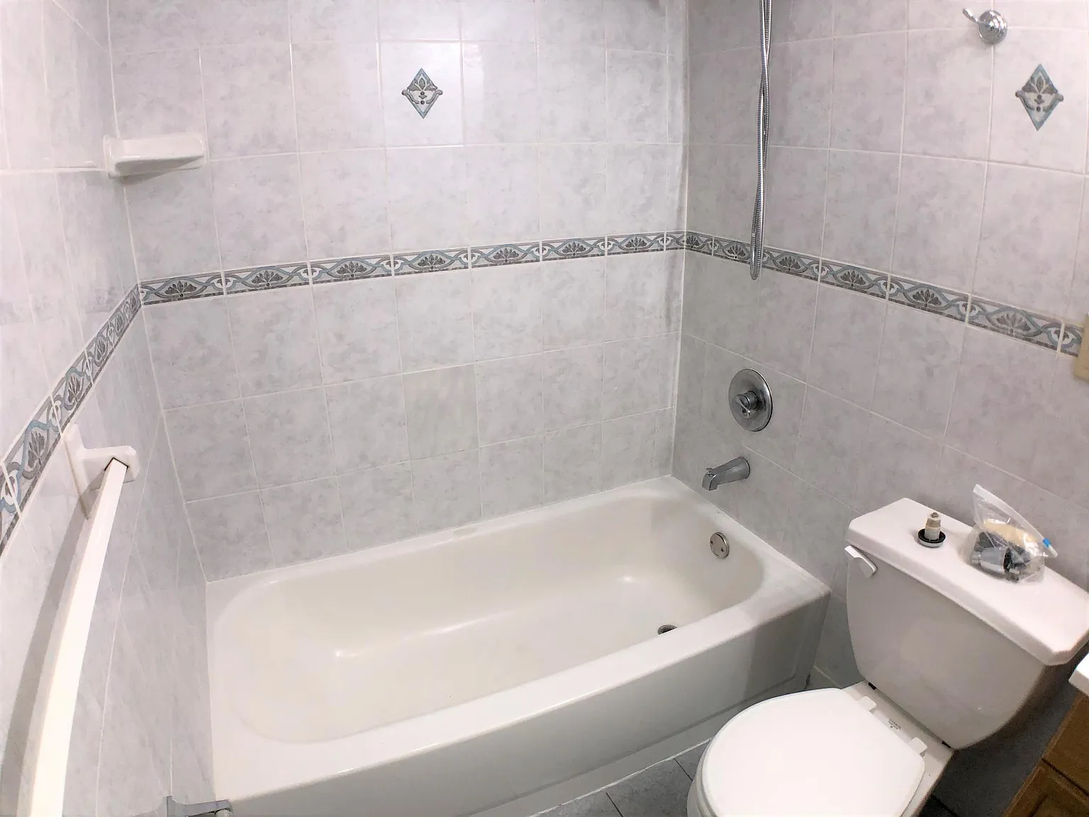 2 bed, 1000 sqft, $2,100 — Photo 2