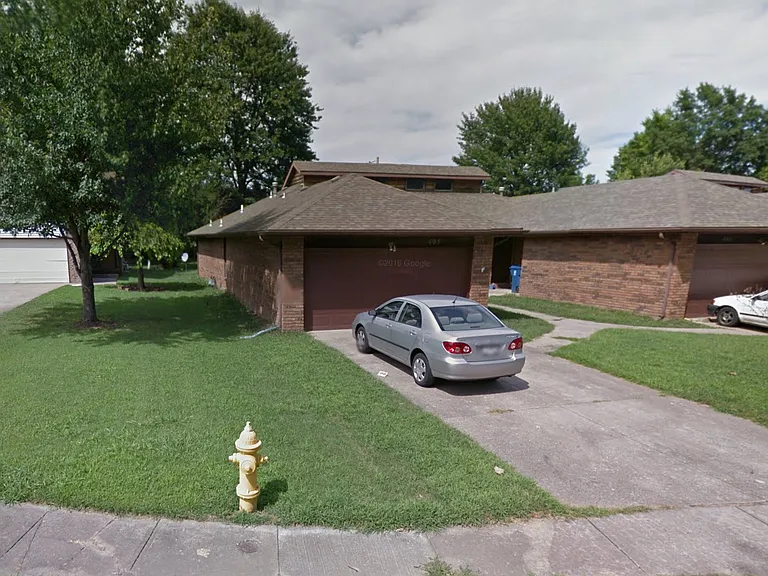 403 E Redwood St — Photo 1