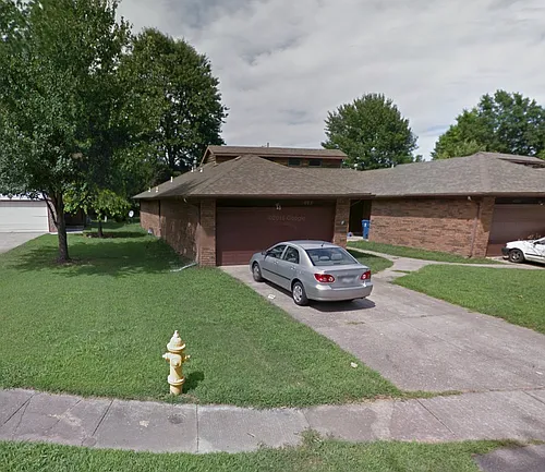 403 E Redwood St Photo 1