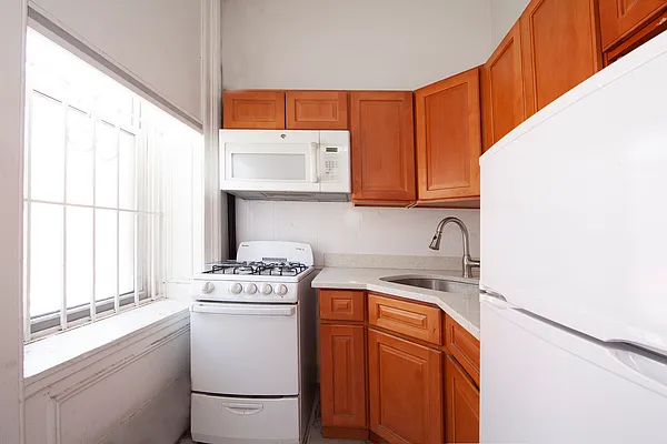 Rented by R New York | media 21