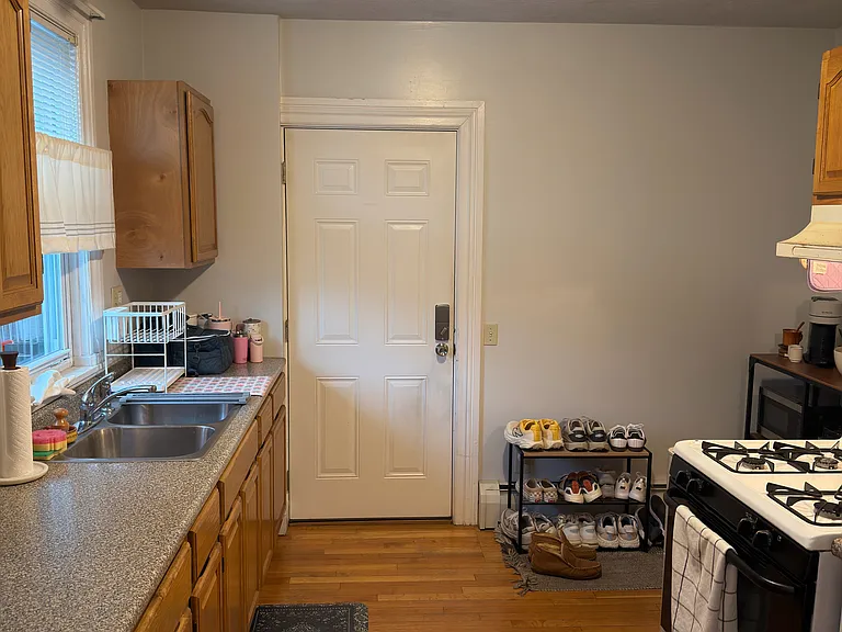 70 Lyon St #2 — Photo 6