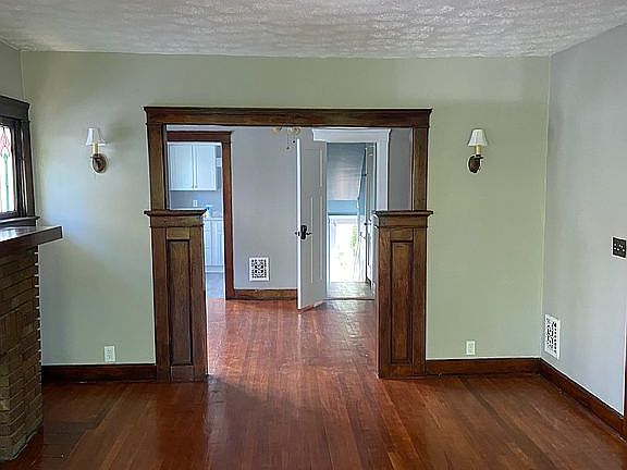 4th image of 1308 Lakeland Ave #Up