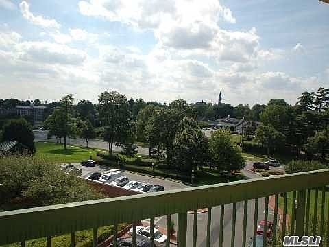 2nd image of 100 Hilton Ave