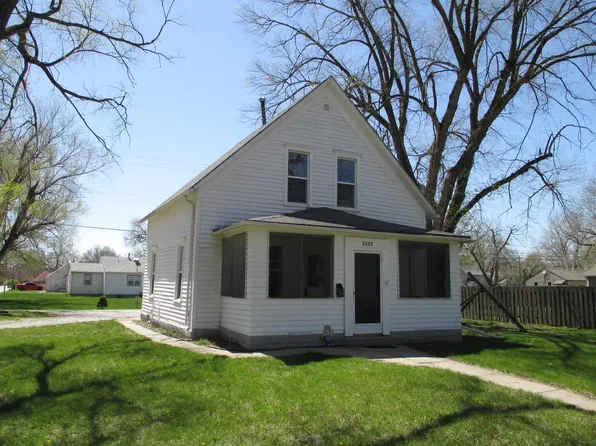 2203 7th St, Columbus, NE 68601