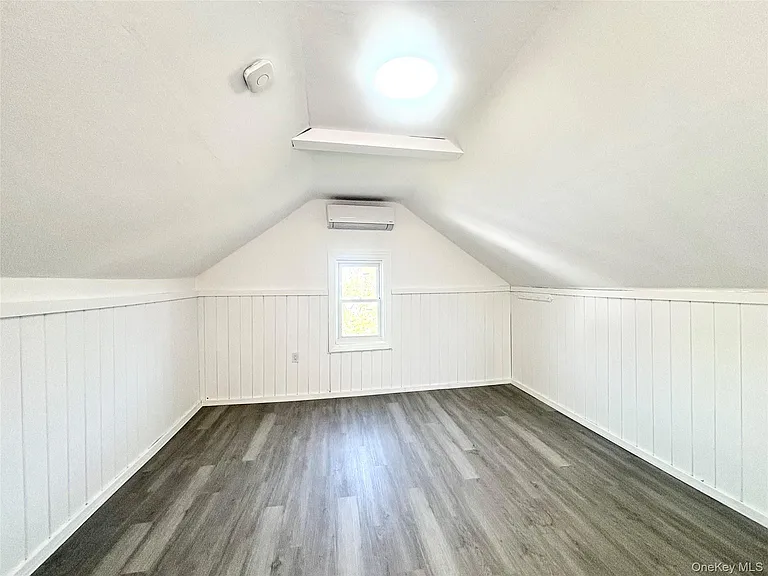 66 Kenmore Rd — Photo 13