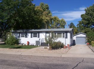 1405 Highland Dr, Ogallala, NE 69153