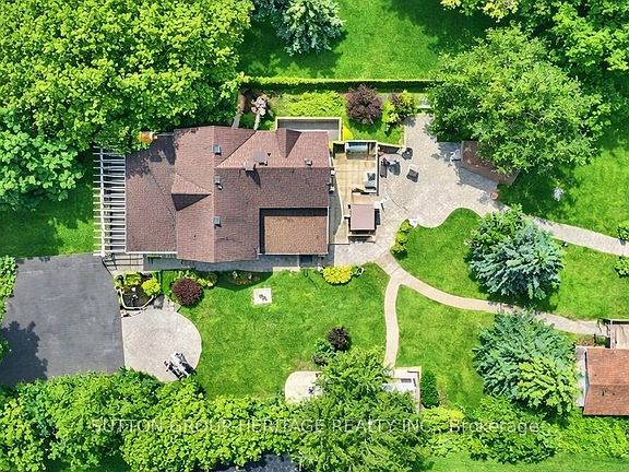 2nd image of 2460 Sixth Concession Rd