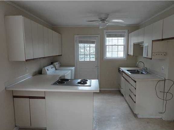 3rd image of 303 Bradley Dr