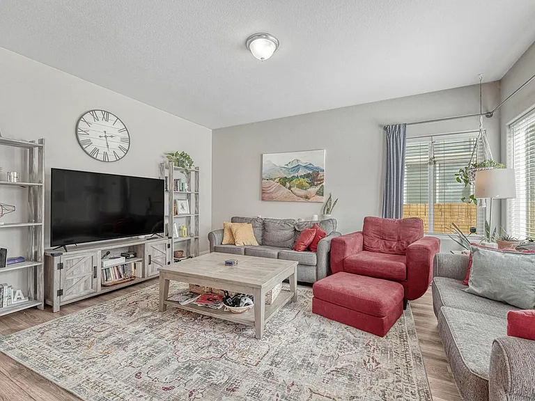 10447 Kalama Dr — Photo 5