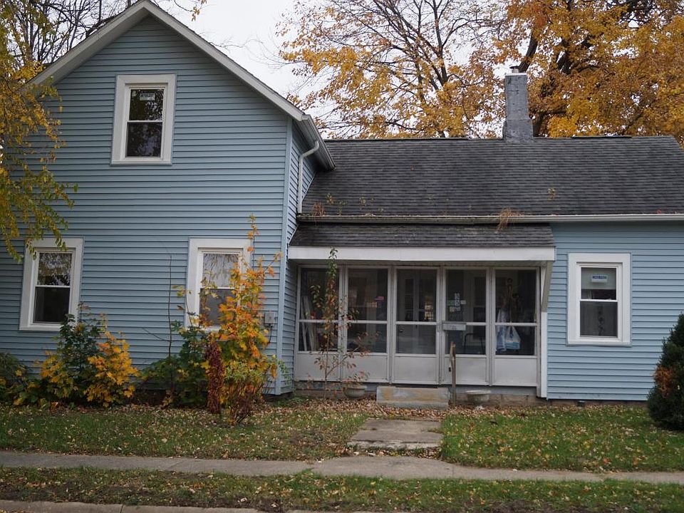 1st image of 216 E Dewey St