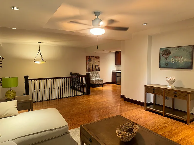 Gallery 1014 — Photo 25