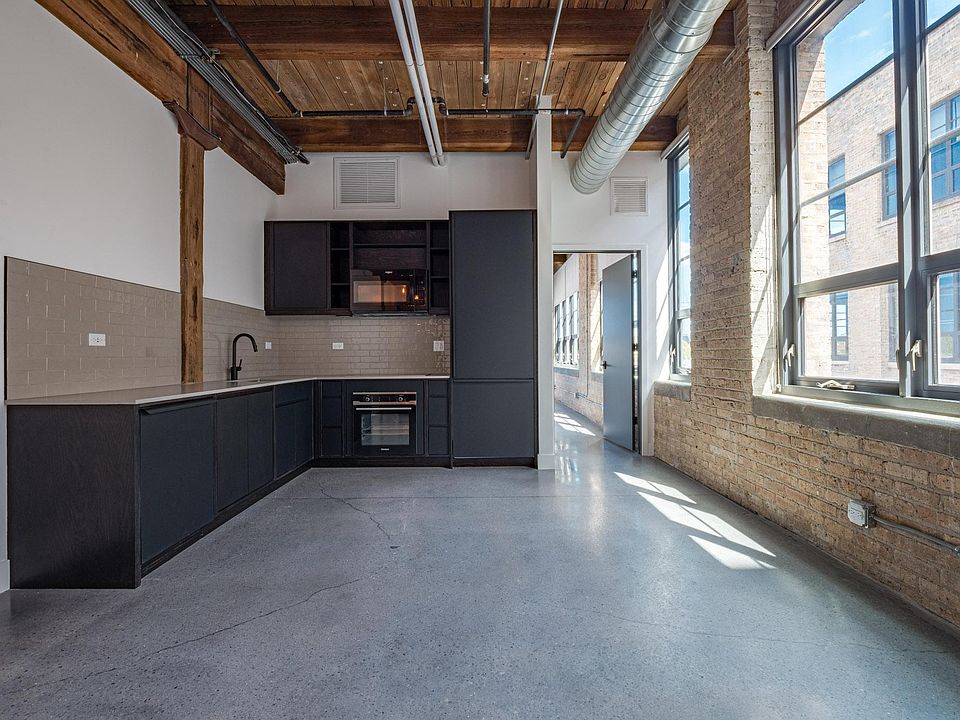 1st image of 2058 N Southport Ave #404