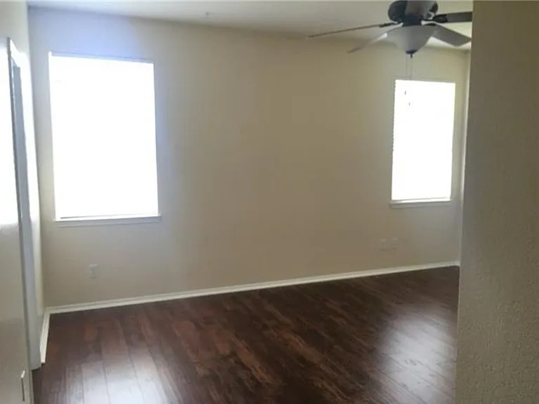 2204 Hickory Dr — Photo 13