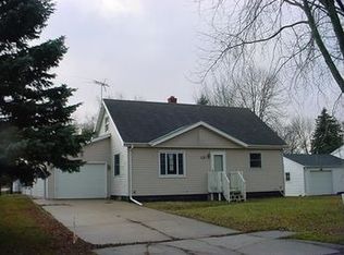 1208 Adams St, Algoma, WI 54201