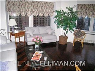2nd image of 150-156 W 56th St APT 3010
