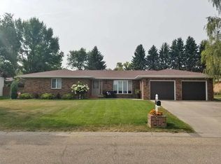 204 Territorial Dr, Rugby, ND 58368