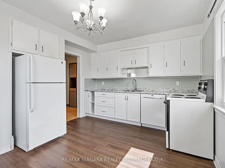 136 Haig St #1 — Photo 6