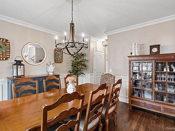 4th image of 157 Walnut Street