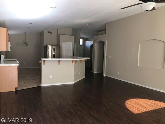 4th image of 355 Yacht Ave