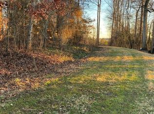 3925 Cherry Grove Dr #15, Hickory, NC 28602