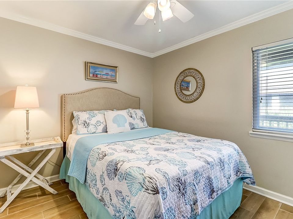 Sand Dollar Villas Apartments - Fernandina Beach, FL | Zillow