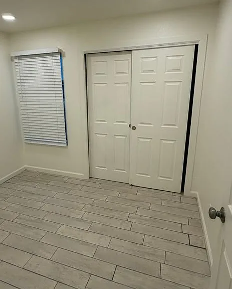 219 Candelaria Rd NW — Photo 3