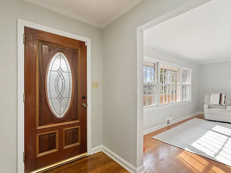 388 Tall Oaks Dr NE — Photo 4