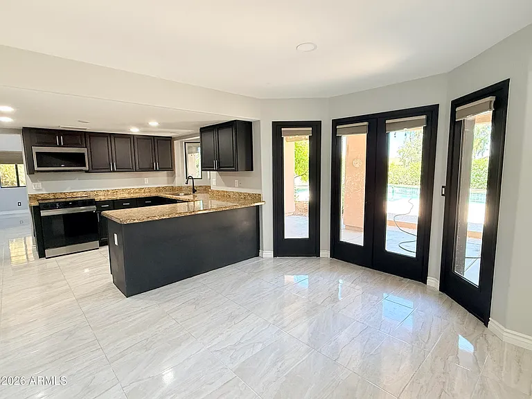 1406 E Tierra Buena Ln — Photo 13