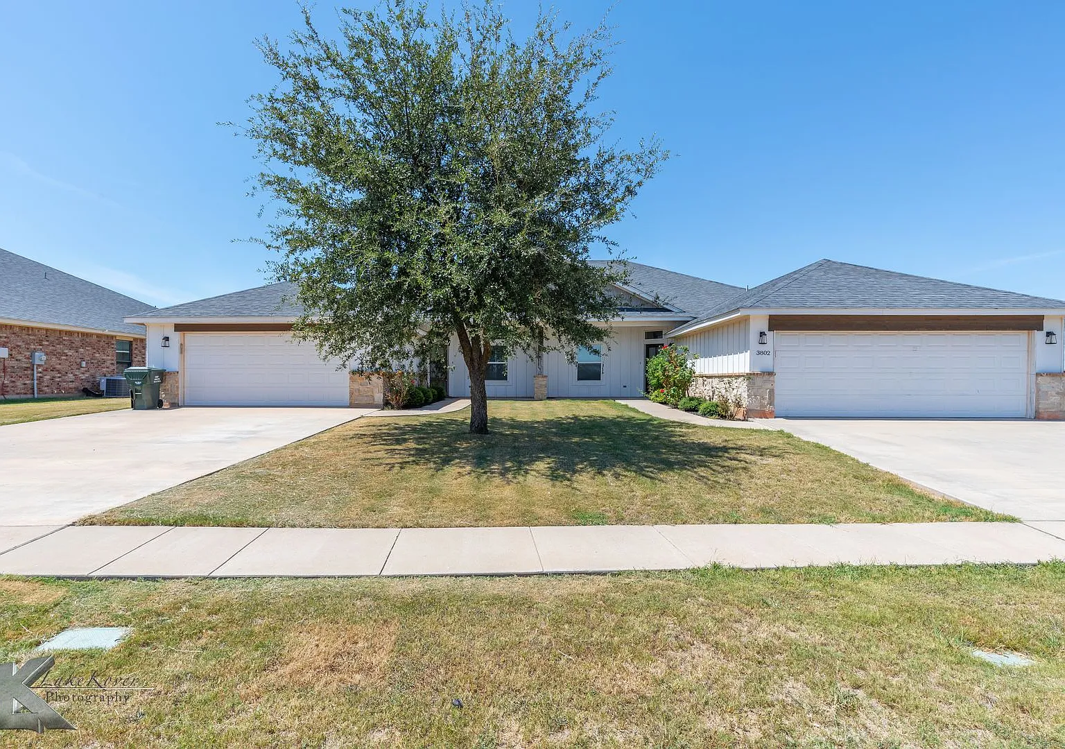 3/2/2 Ready To Rent! — Photo 1