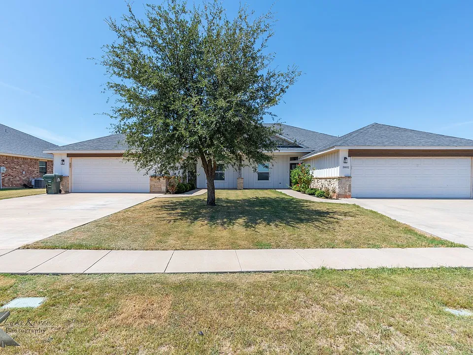 3804 Carrera Ln