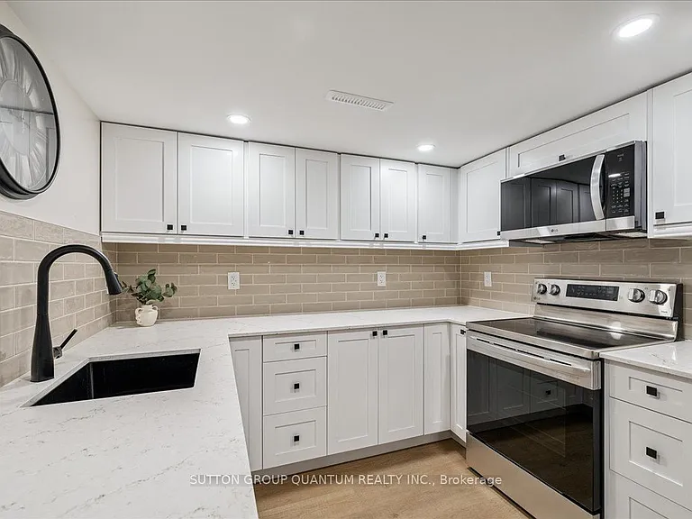 18 Pleasant Ave #2 — Photo 12