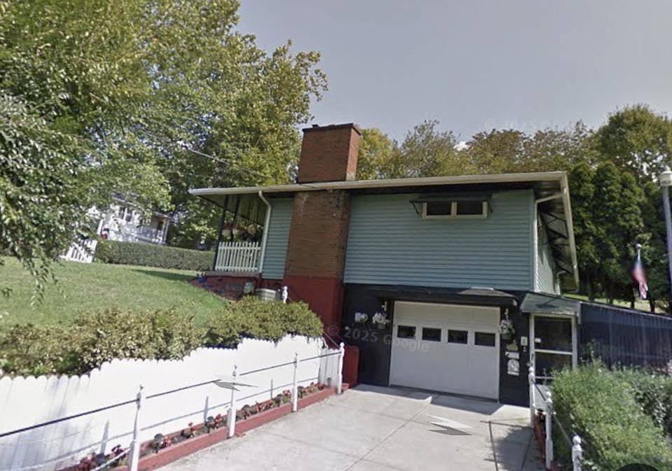1st image of 2730 6th Ave