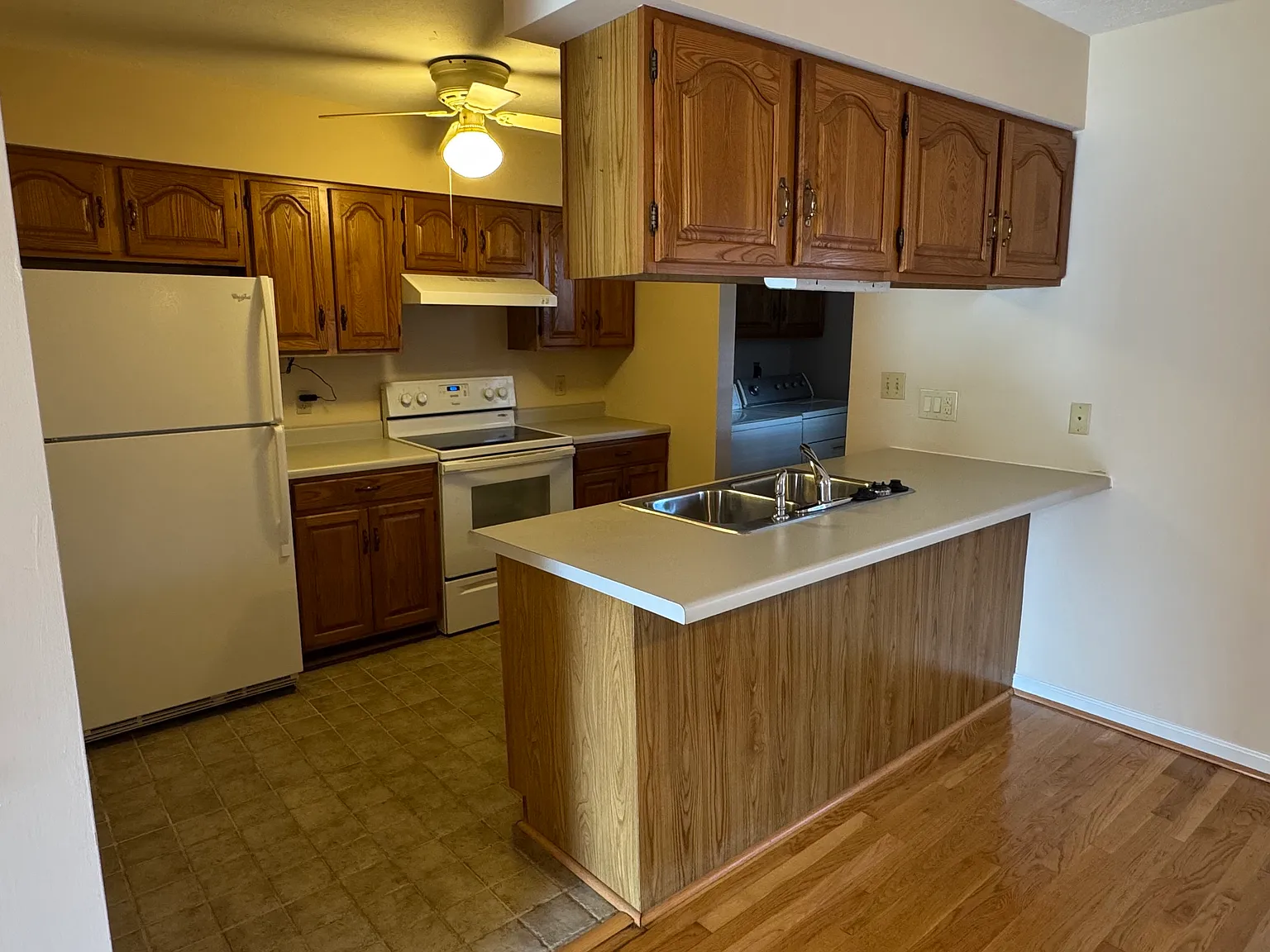 2 bed, 2.5 bath, 1232 sqft, $1,250 — Photo 4